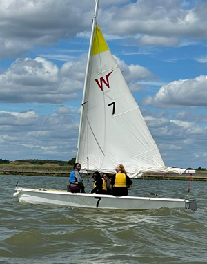 Sailing girls 3